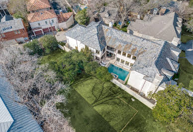 House with pool and garden 7