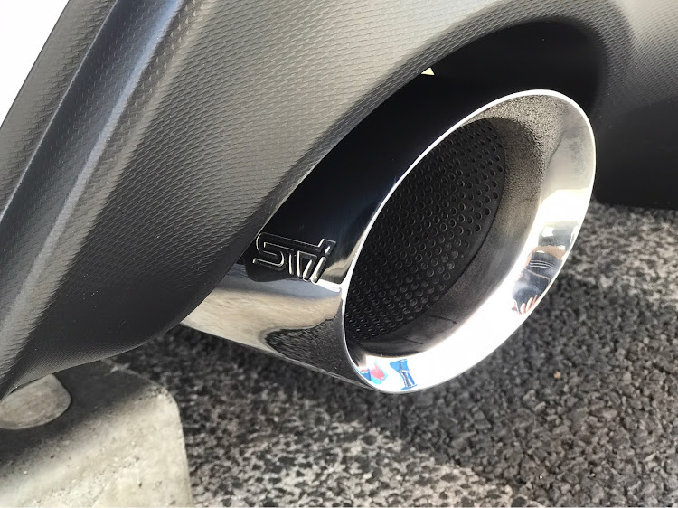 BRZの早朝洗車✨・純白BRZ・同じホイールコラボ・同じ車種が揃う感動・STIパーツ一色に関するカスタム事例の投稿画像16枚目
