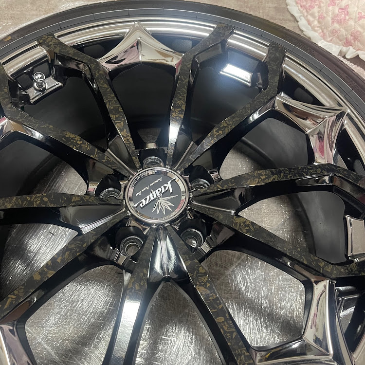 プリウスの60プリウス・MXWH60・プリウス・DIY・ラッピング初心者に関するカスタム事例の投稿画像1枚目
