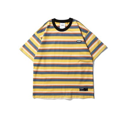Retro Hongkong-Shirt als lockeres Unterhemd für Damen, ein bequemes und stilvolles Vintage-Basic für lässige Alltagslooks und vielseitige Kombinationen.
