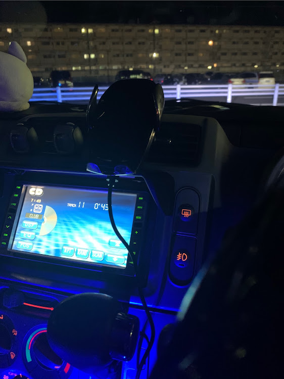 ライフのスマート移設・室内木工DIY始動・もぅすぐ車検だよ(´・ω・｀)・ザク塗装&シャア塗装・早く夏にならないかなに関するカスタム事例の投稿画像7枚目