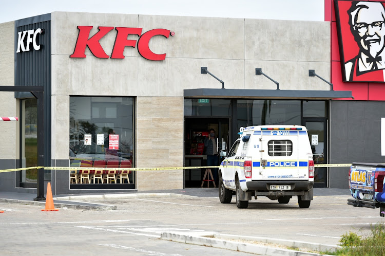 Walmer police are hunting for a suspect who robbed employees of a KFC outlet in Lorraine shortly before 9am on Monday