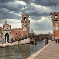 Quale ne l'arzanà  de' Viniziani                bolle l'inverno la tenace peceâ€¦..         Inferno Canto XXI di 
