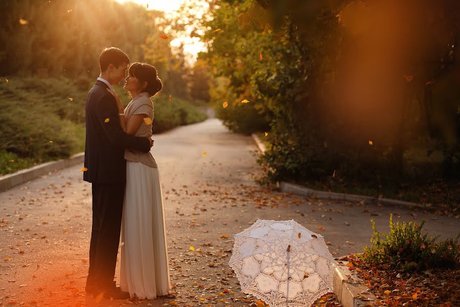 Fotografo di matrimoni Valentina Likina (likinaphoto). Foto del 8 dicembre 2015