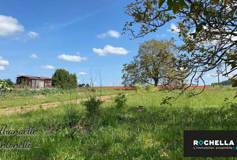  Vente Terrain à bâtir - 3 594m² à Saint-Jean-d'Angély (17400) 