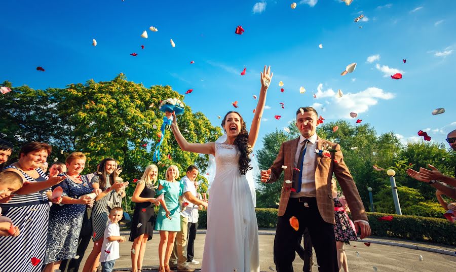 Fotógrafo de casamento Artem Golik (artemgolik). Foto de 4 de setembro 2017