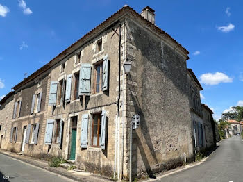 maison à Aigre (16)