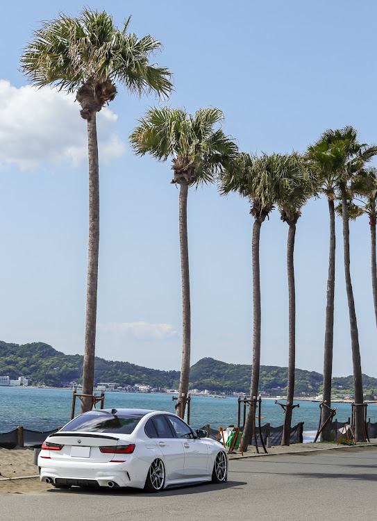 3シリーズ セダンのG20・discover＿ct・海と愛車・むげん食堂・さるびの温泉に関するカスタム事例の投稿画像1枚目