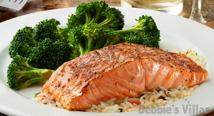 Salmon and brocolli Longhorn Steakhouse