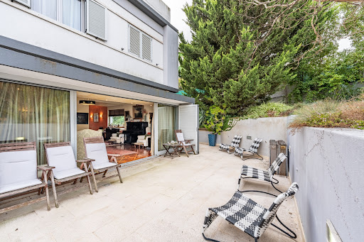 Maison avec piscine et jardin 5