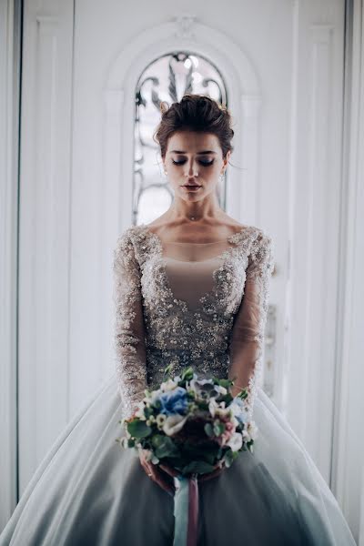 Fotógrafo de casamento Oksana Bazhaeva (oksi85). Foto de 2 de novembro 2016