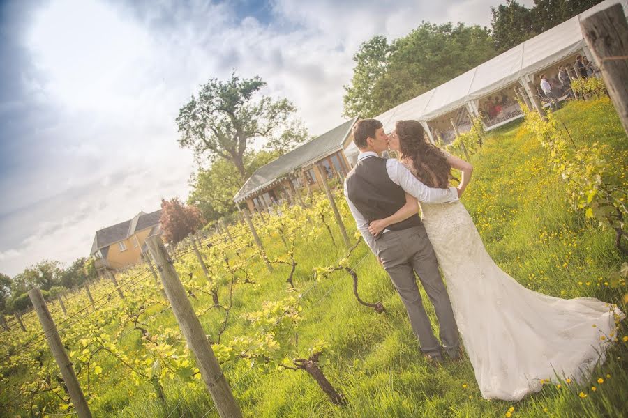 Wedding photographer Tom West (tomwest). Photo of 1 July 2019