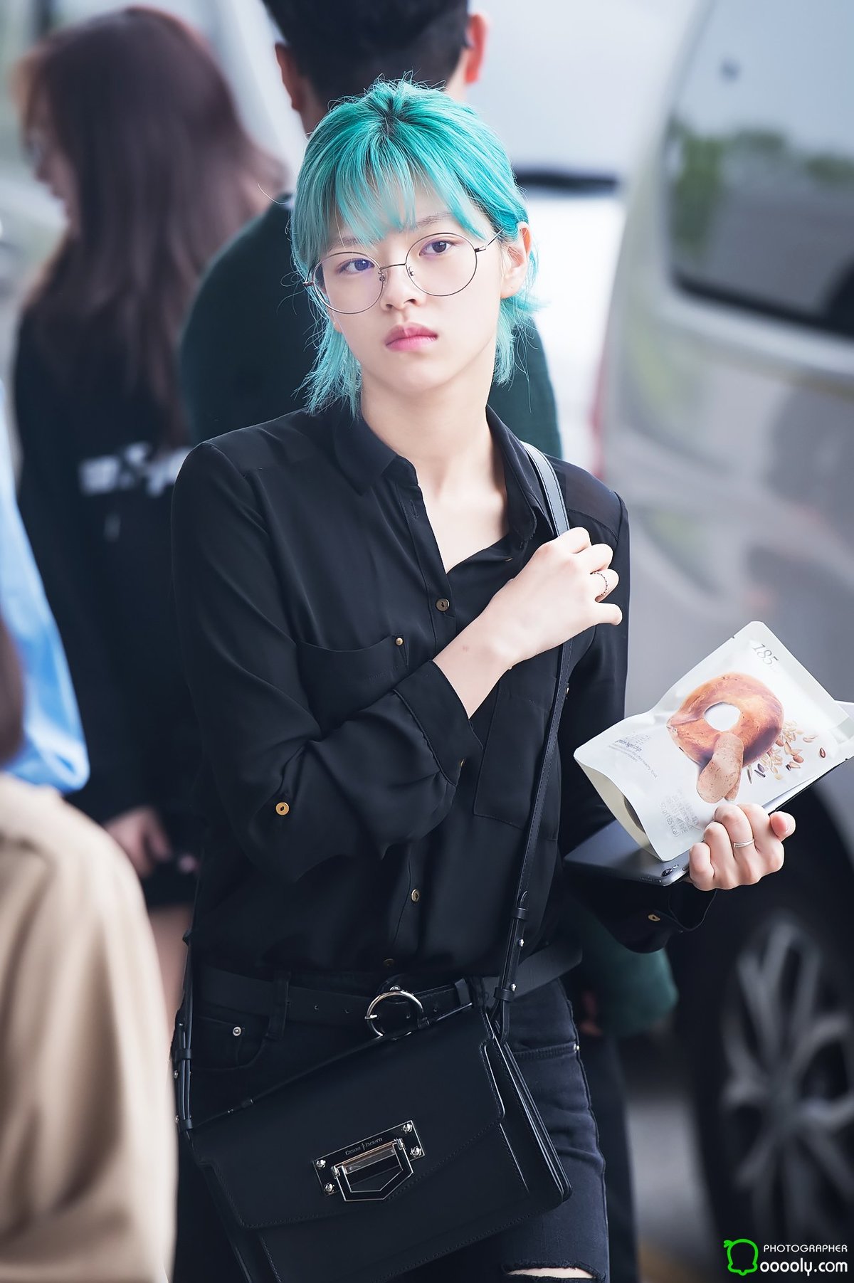 Literally Just 60 Photos Of TWICE Jeongyeon's Bright Blue Hair