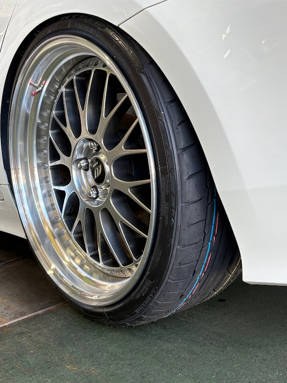 クラウンセダンのタイヤ交換・NITTO NT555 G2に関するカスタム事例の投稿画像2枚目