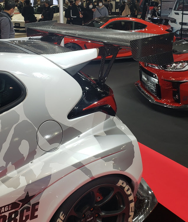 GRヤリスの東京オートサロン2022・VARIS・KUHL・幕張メッセ・エアロボンネットに関するカスタム事例の投稿画像8枚目