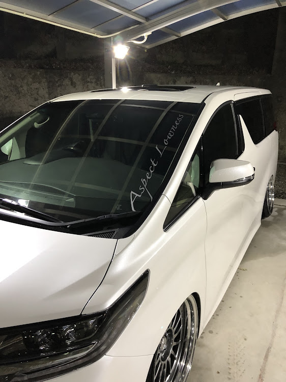 アルファードのAspect Lowness・Merry Bunch・洗車・ステッカー剥がし・fura factoryに関するカスタム事例の投稿画像3枚目