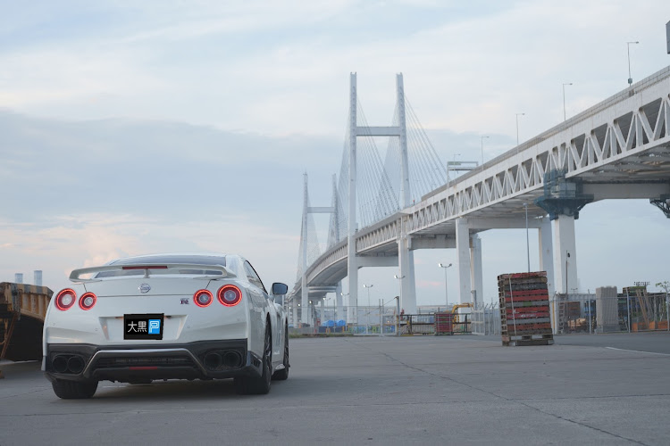 NISSAN GT-Rのやっちゃえ OSSAN❗・一眼修行僧👨‍🦲・横浜ベイブリッジ🌉に関するカスタム事例の投稿画像2枚目
