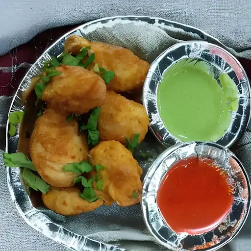 Veg Fried Momos [8 Pieces]