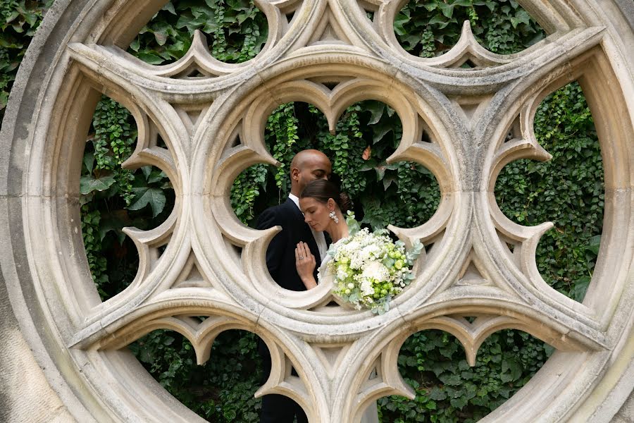 Fotografo di matrimoni Fanny Roger (fannyphotodeco). Foto del 9 novembre 2023