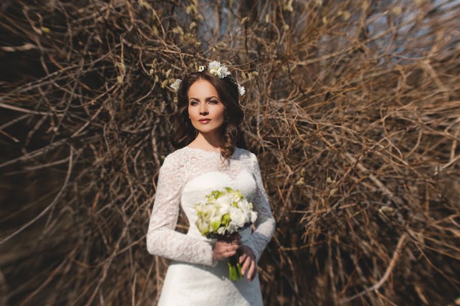 Fotógrafo de casamento Lyudmila Kuznecova (lusi). Foto de 16 de abril 2014