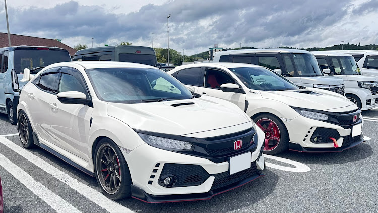 シビックタイプRのシビック・針テラス・タイヤ交換・奈良に関するカスタム事例の投稿画像1枚目