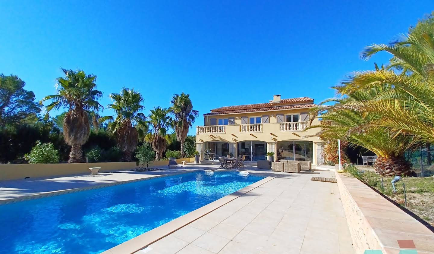 Maison avec piscine et terrasse Signes