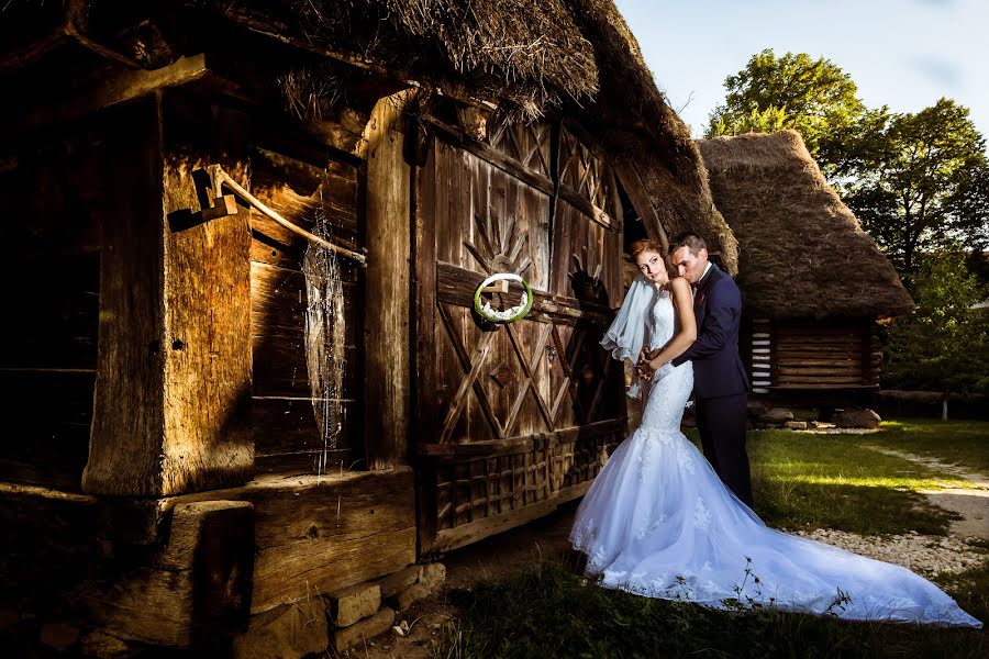 Wedding photographer Ciprian Mocanu (studio8mm). Photo of 21 September 2015