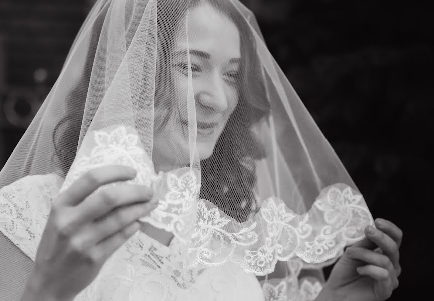 Fotógrafo de bodas Katerina Guzanova (katringuzanova). Foto del 7 de mayo 2017