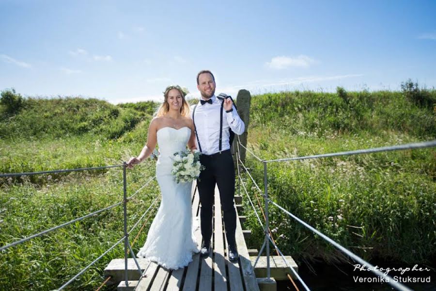 Fotógrafo de casamento Veronika Stuksrud (veronikastuksrud). Foto de 8 de maio 2019