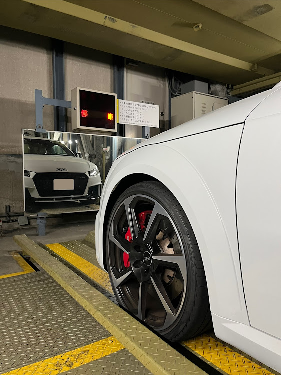 TT クーペのいつもイイネ&コメントありがとうございます🙇‍♂️・アウディ・TTクーペ・駐車場でパシャリ・モンストx鬼滅の刃に関するカスタム事例の投稿画像2枚目