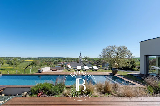 House with pool 1