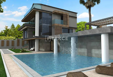 House with pool and terrace 8