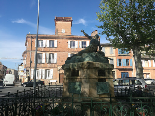 Rabastens - Monument Aux Morts