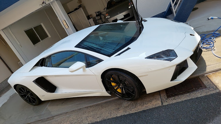 アヴェンタドールの洗車の頻度ってどのくらい？・プロテクションフイルム施工・洗車・ランボルギーニ・アヴェンタドールに関するカスタム事例の投稿画像1枚目