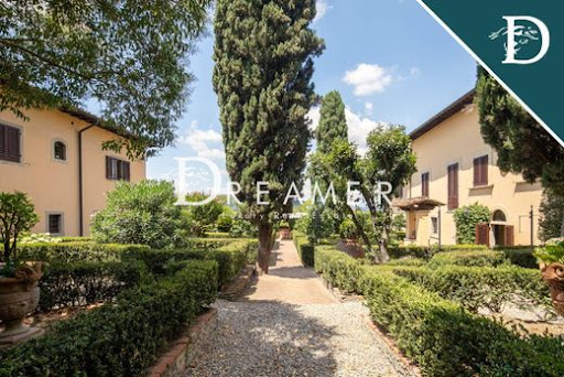 Villa avec piscine et jardin 4