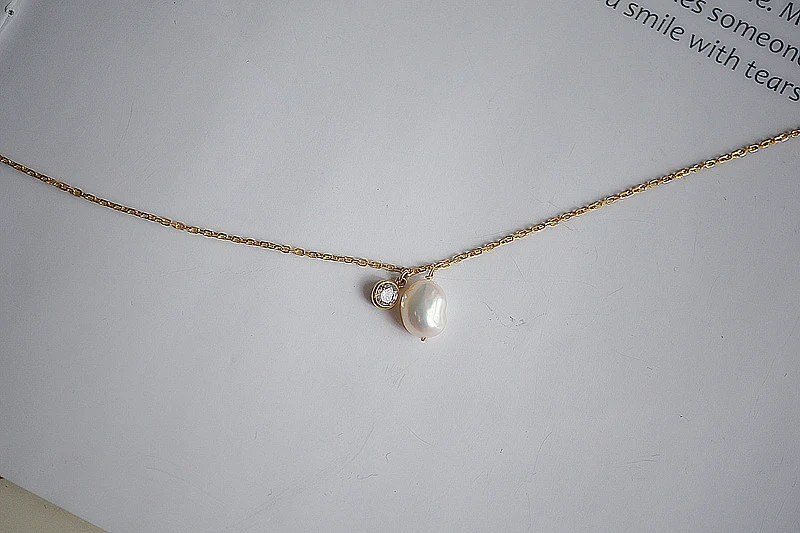 Pearl zircon diamond necklace