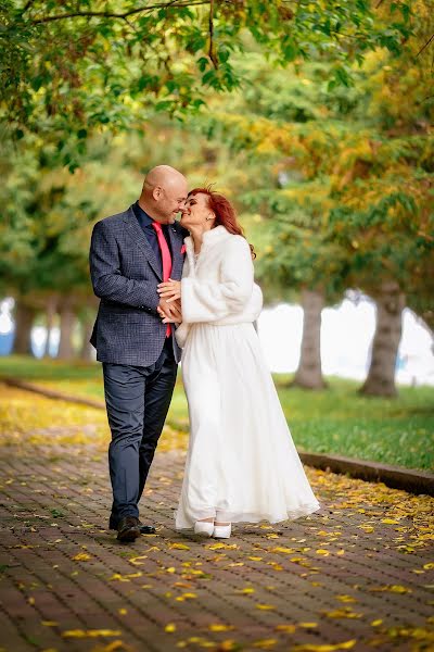 Fotografo di matrimoni Olga Bogatyreva (olyoli). Foto del 18 ottobre 2017