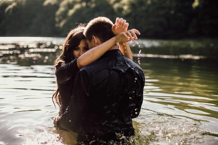 Fotógrafo de casamento Denis Kalinichenko (attack). Foto de 7 de agosto 2018