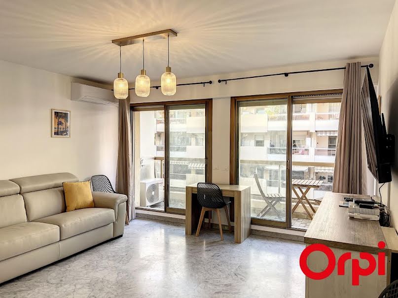 Location meublée appartement 1 pièce 24 m² à Menton (06500), 780 €