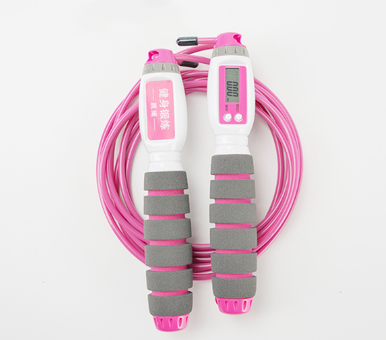 Corda de pular eletrônica para fitness. Conte seus saltos, queime calorias e melhore seu treino de fitness com acompanhamento digital.