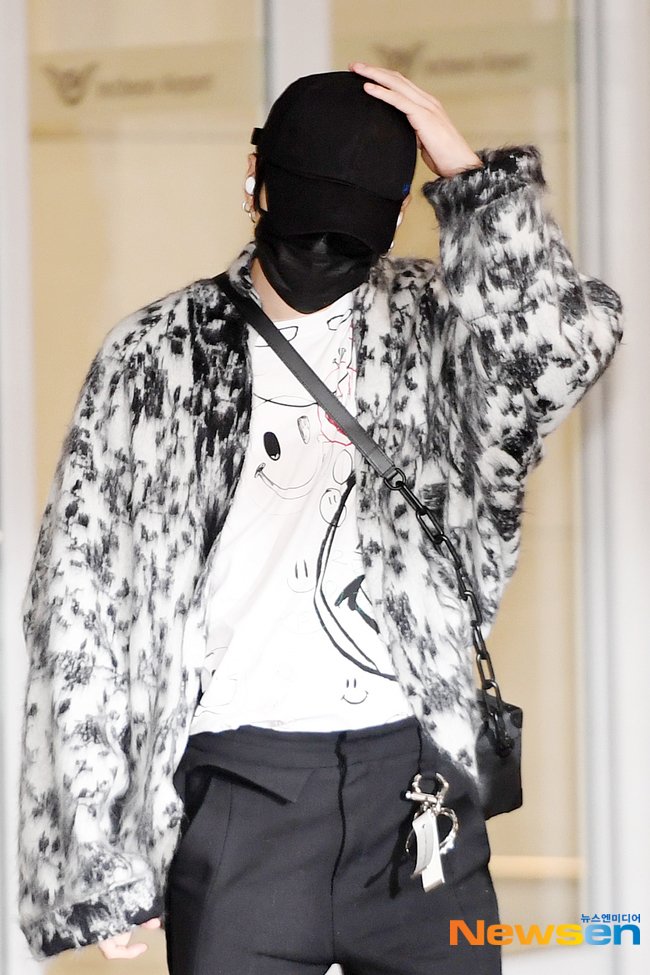 BTS J-Hope Looking Super Fly In His Recent Airport Outfit