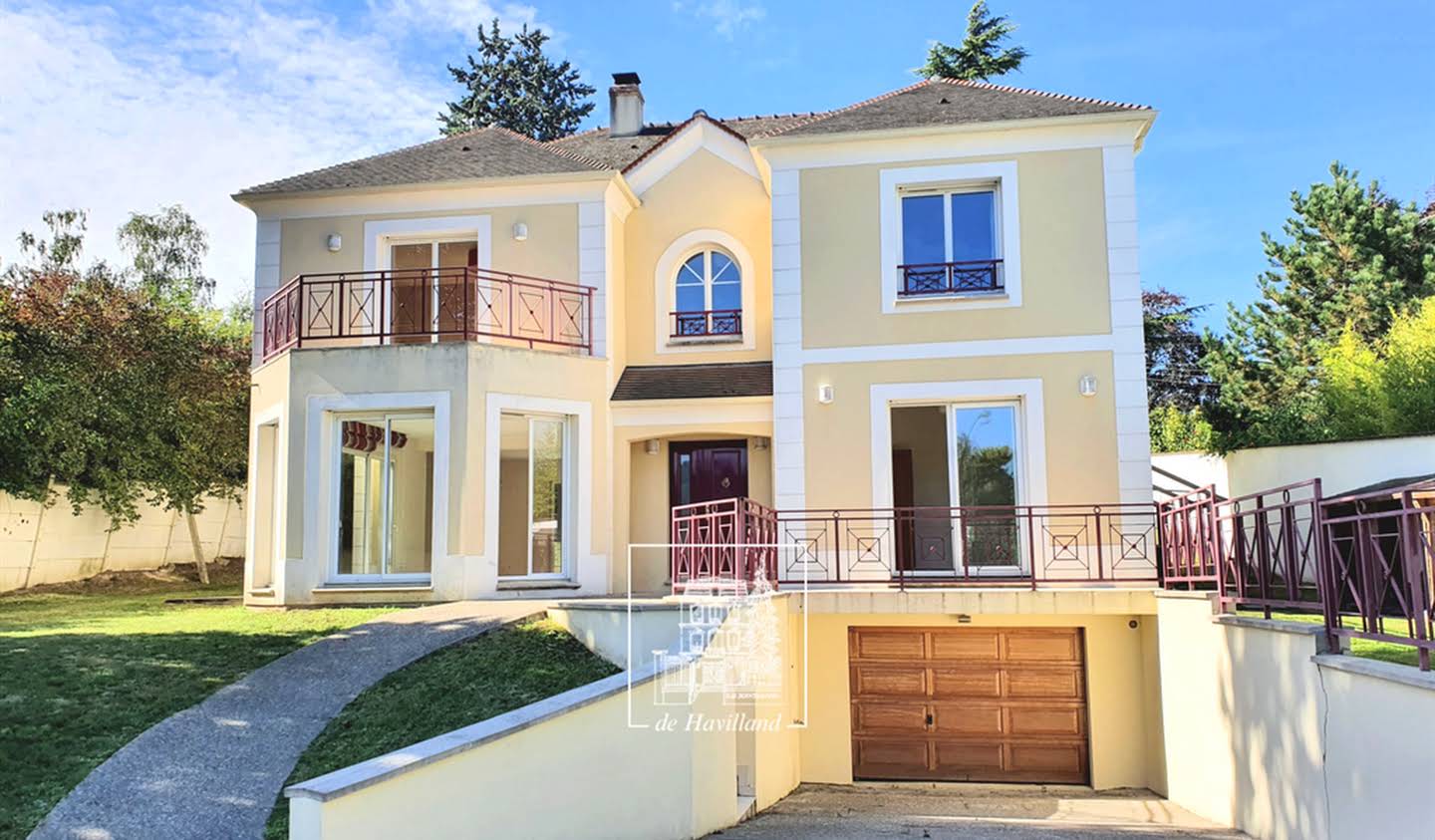 House with terrace La Celle-Saint-Cloud