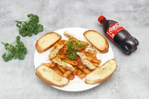 Non Veg Red Sauce Pasta + Garlic Bread + Drinks [250 Ml]