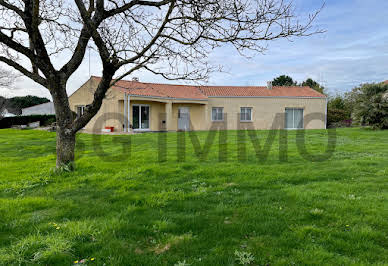 House with pool and terrace 1