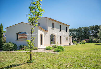 House with pool and terrace 4