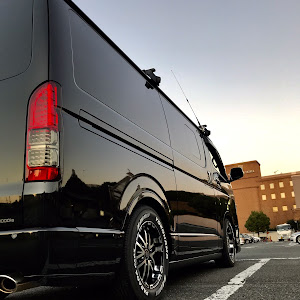 ハイエースバン TRH200V