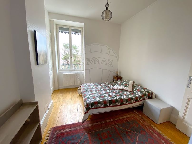 Location meublée appartement 2 pièces 56 m² à Villeurbanne (69100), 995 €