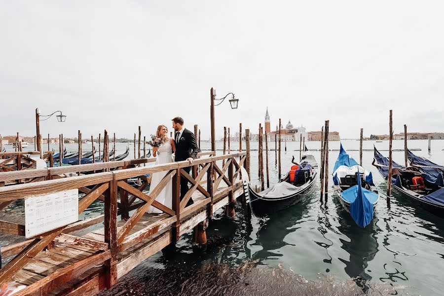 Fotógrafo de casamento Kseniya Sheshenina (italianca). Foto de 4 de abril 2022