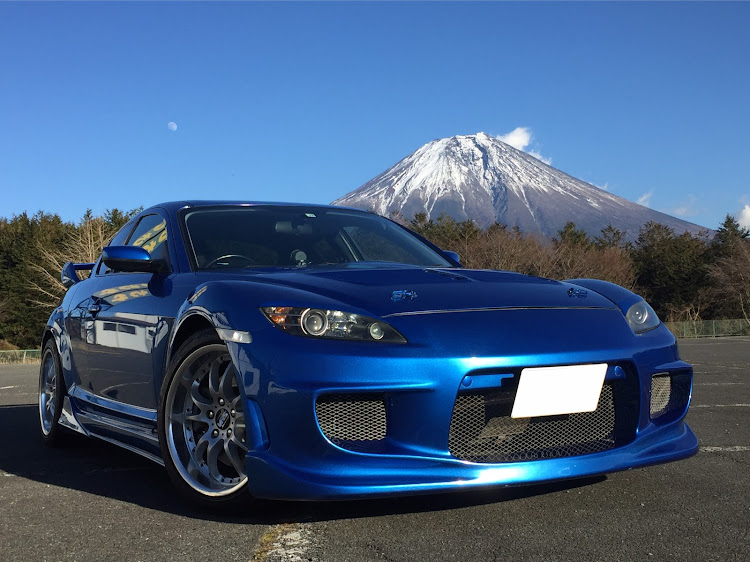 RX-8の富士山と月と八・イイエイトの日に関するカスタム事例の投稿画像1枚目