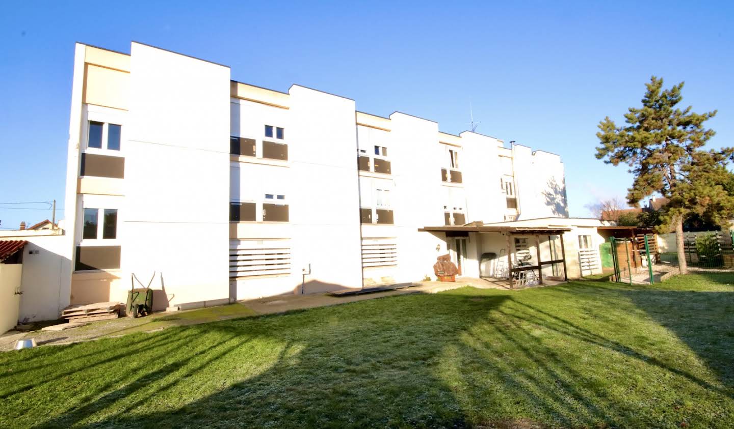 House with terrace Argenteuil